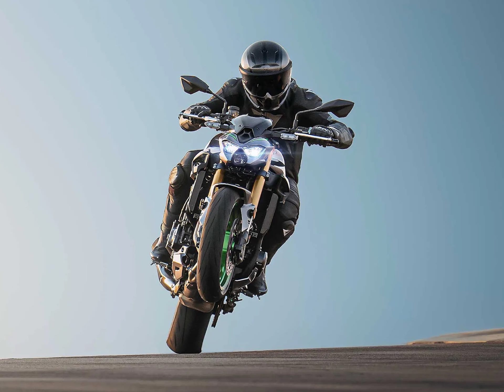 Kawasaki Z900 edizione 2025 completamente ridisegnata EICMA