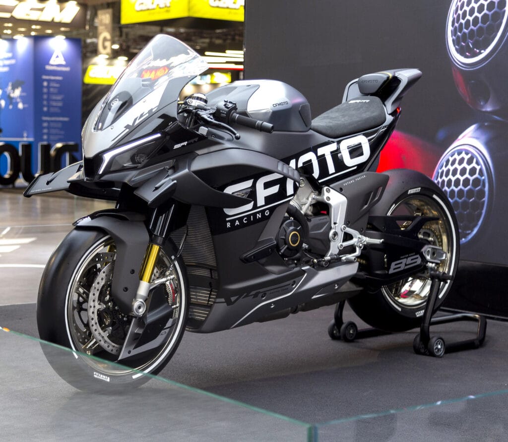 CFMOTO V4 SR RR Prototype EICMA cfmoto-v4-sr-rr-prototype-eicma